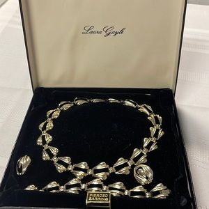 Gold necklace, bracelet, pierced earrings